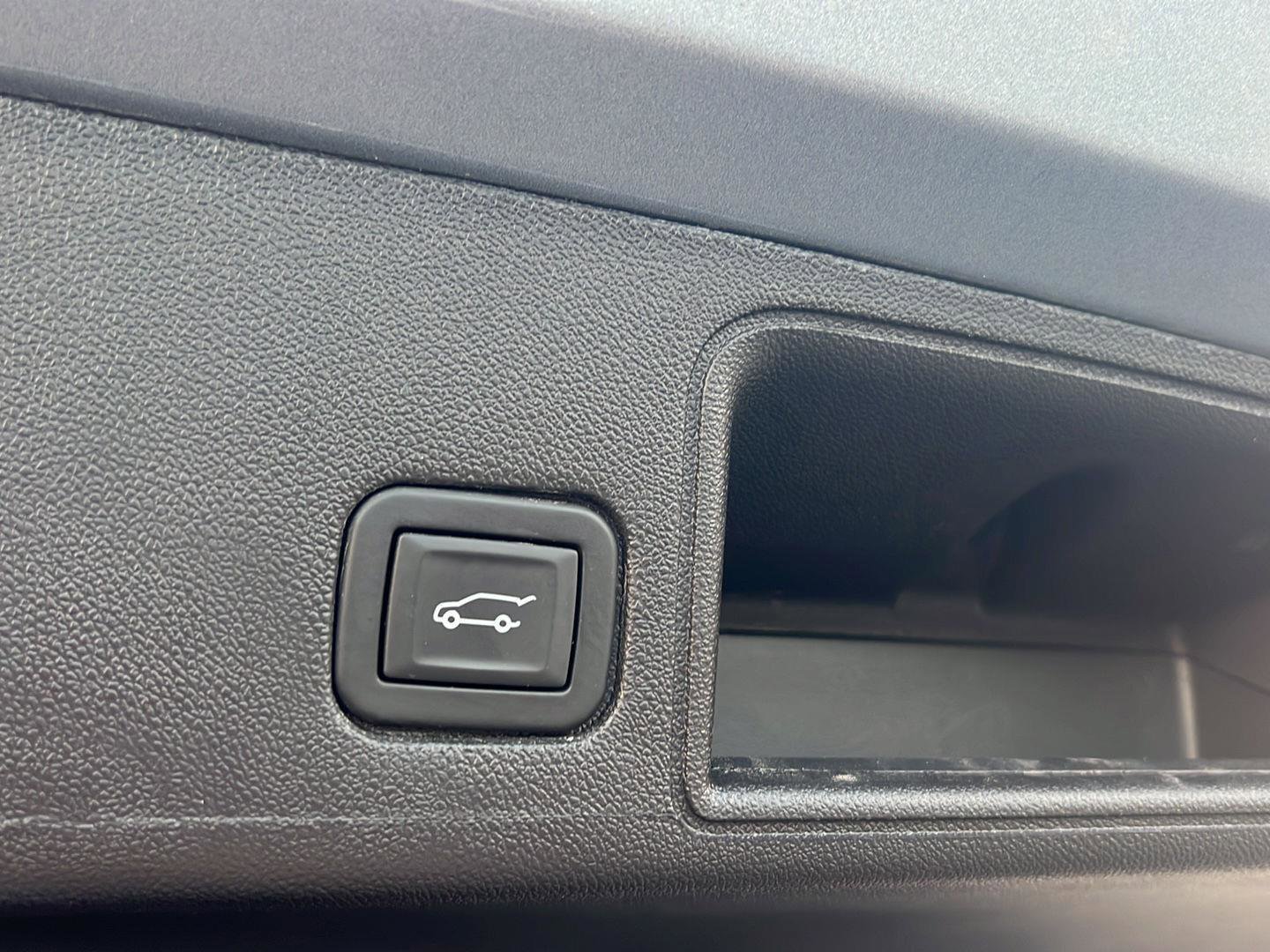 Used 2024 GMC Terrain AT4 w/ Infotainment Package II AWD/4WD image 34