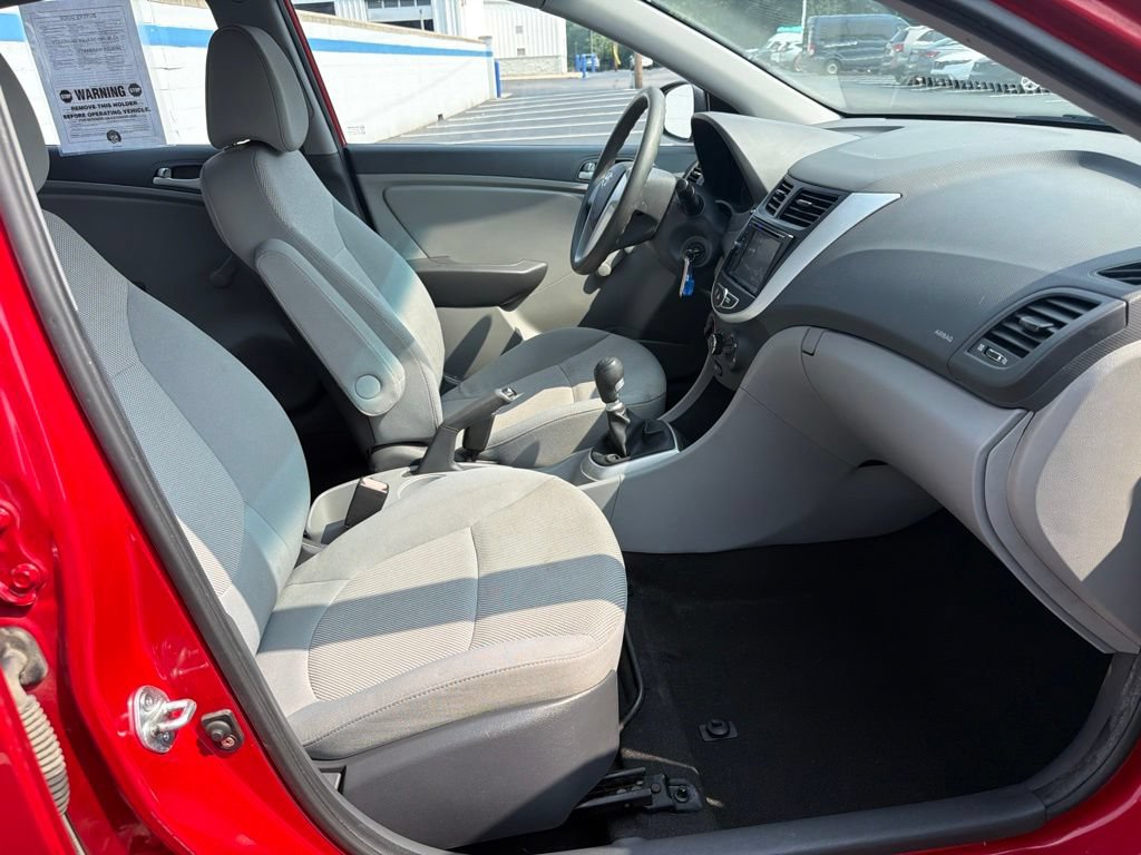 Used 2012 Hyundai Accent GLS FWD image 23