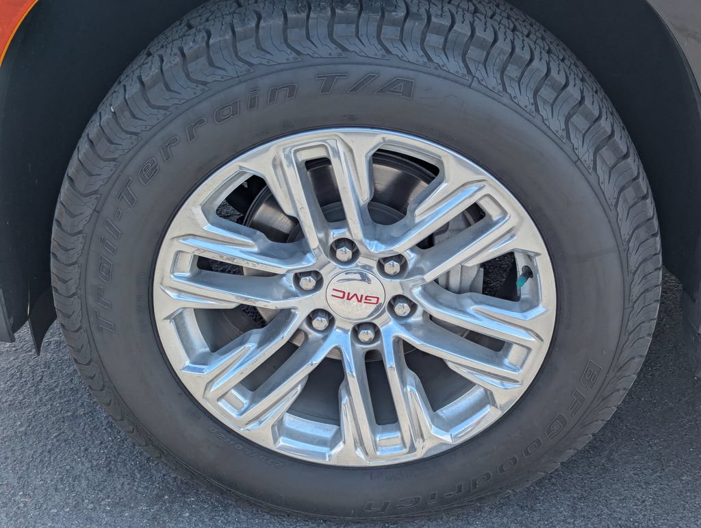 Used 2023 GMC Yukon XL SLT w/ SLT Premium Package AWD/4WD image 13