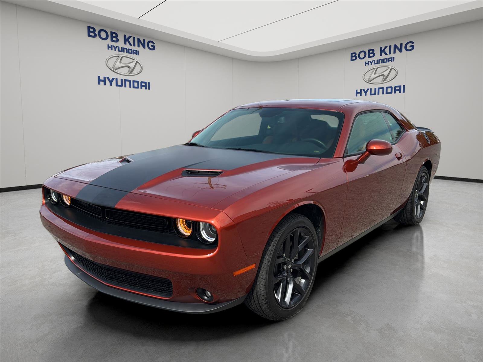 Used 2022 Dodge Challenger SXT w/ Driver Convenience Group image 1