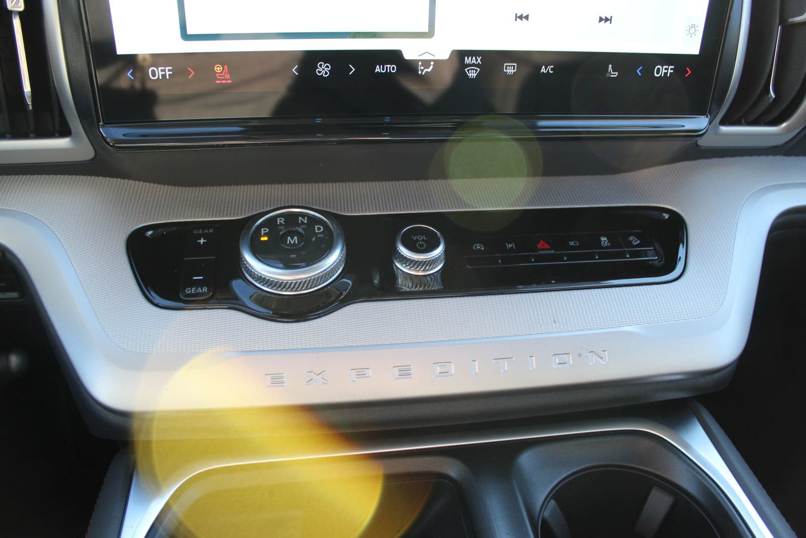New 2025 Ford Expedition Active AWD/4WD image 28