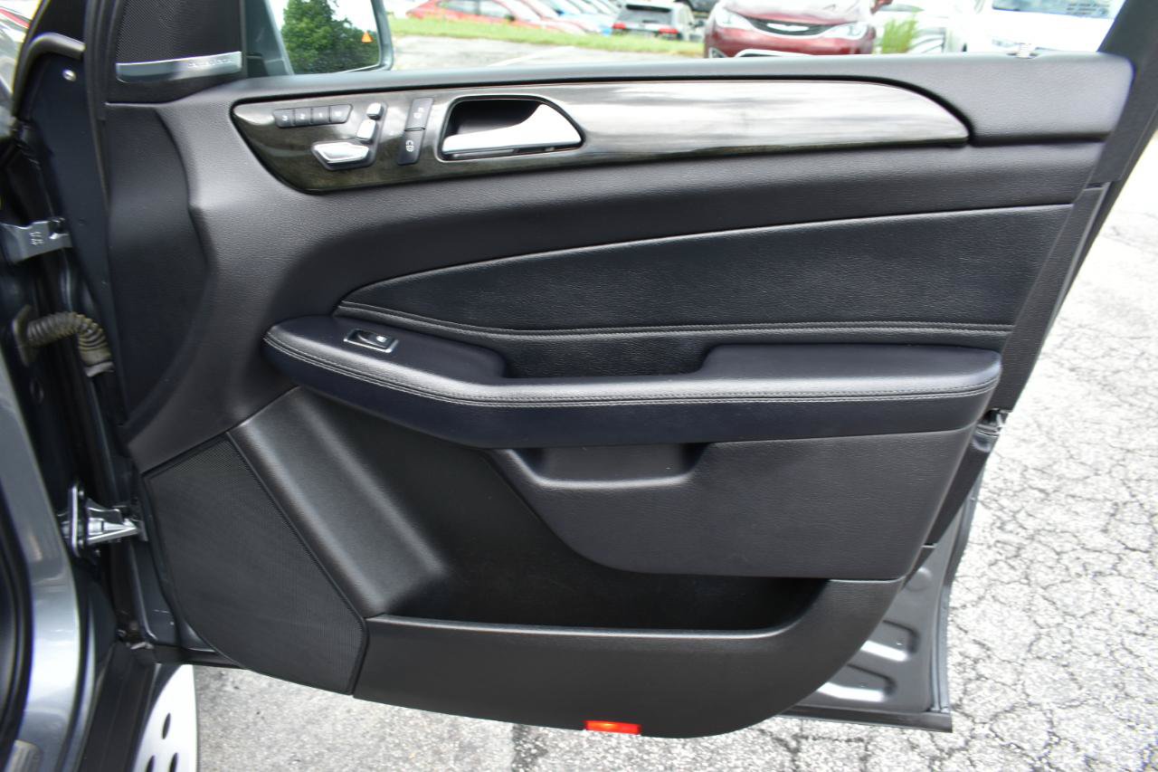 Used 2019 Mercedes-Benz GLS 450 4MATIC image 37