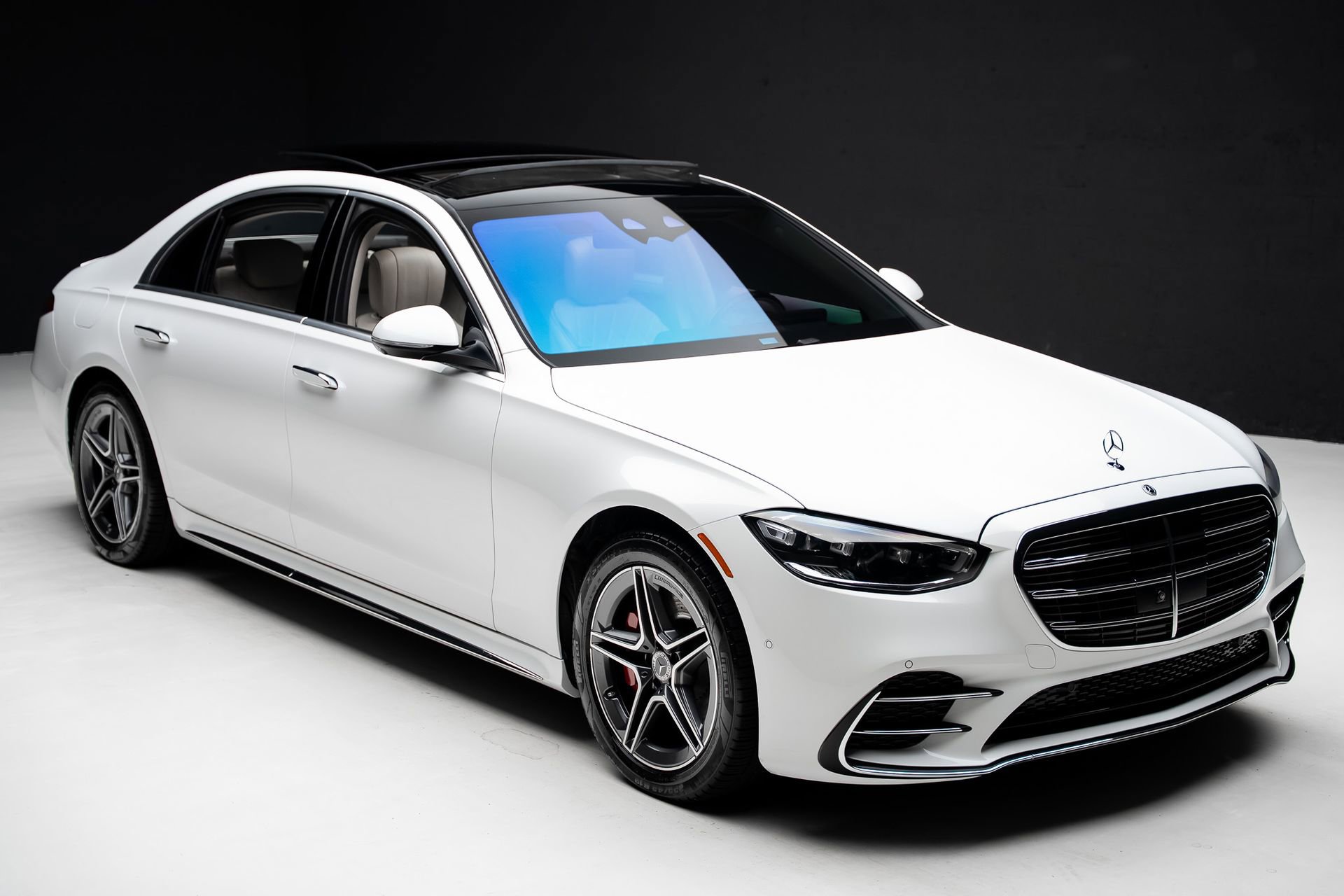 Used 2024 Mercedes-Benz S 580e 4MATIC Sedan w/ AMG Line image 41
