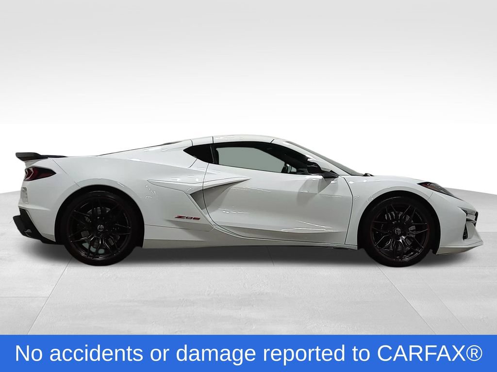 Used 2025 Chevrolet Corvette Z06 RWD image 2