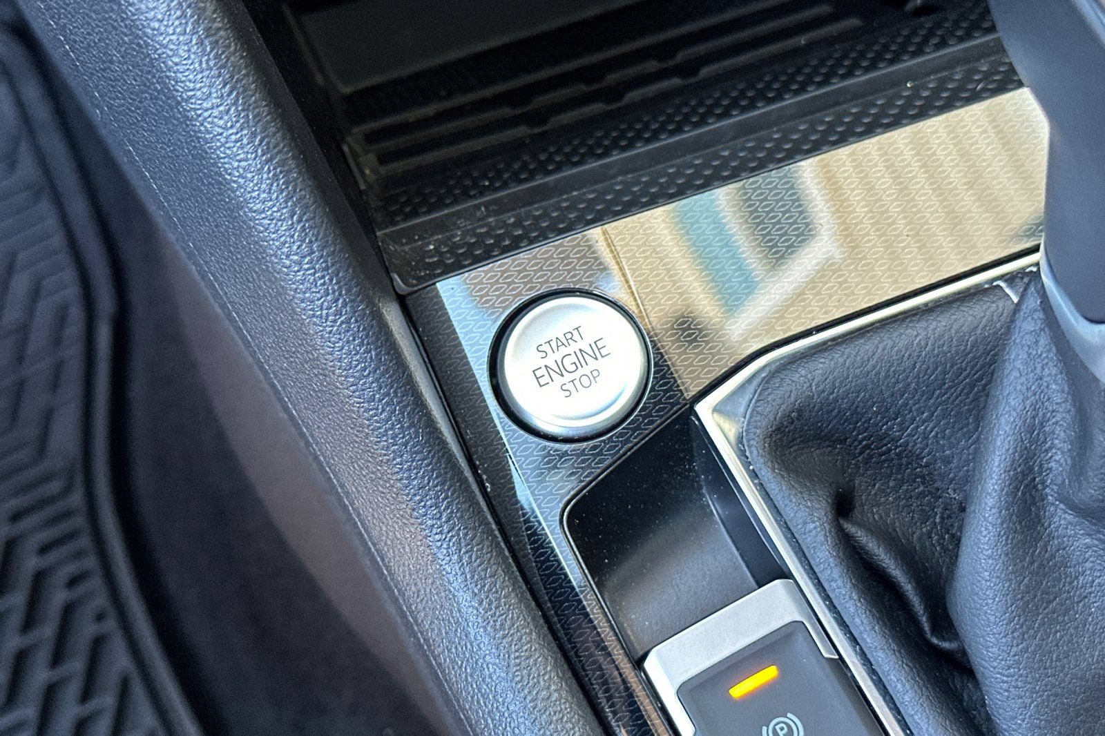Certified 2026 Volkswagen Taos SE AWD/4WD image 22