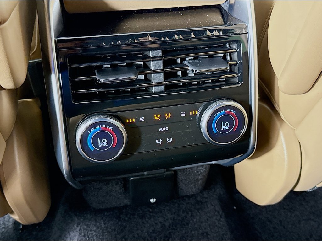 New 2026 Land Rover Range Rover SE AWD/4WD image 27
