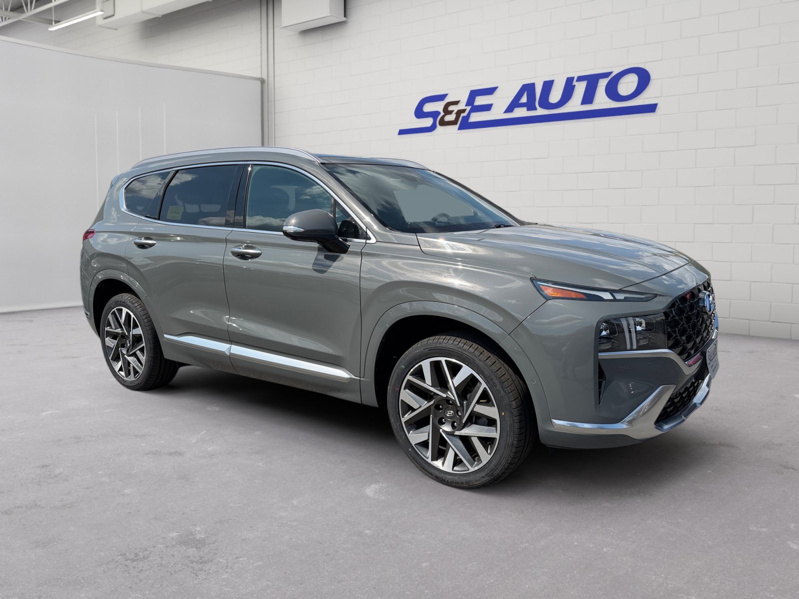 Used 2023 Hyundai Santa Fe Calligraphy AWD/4WD image 6