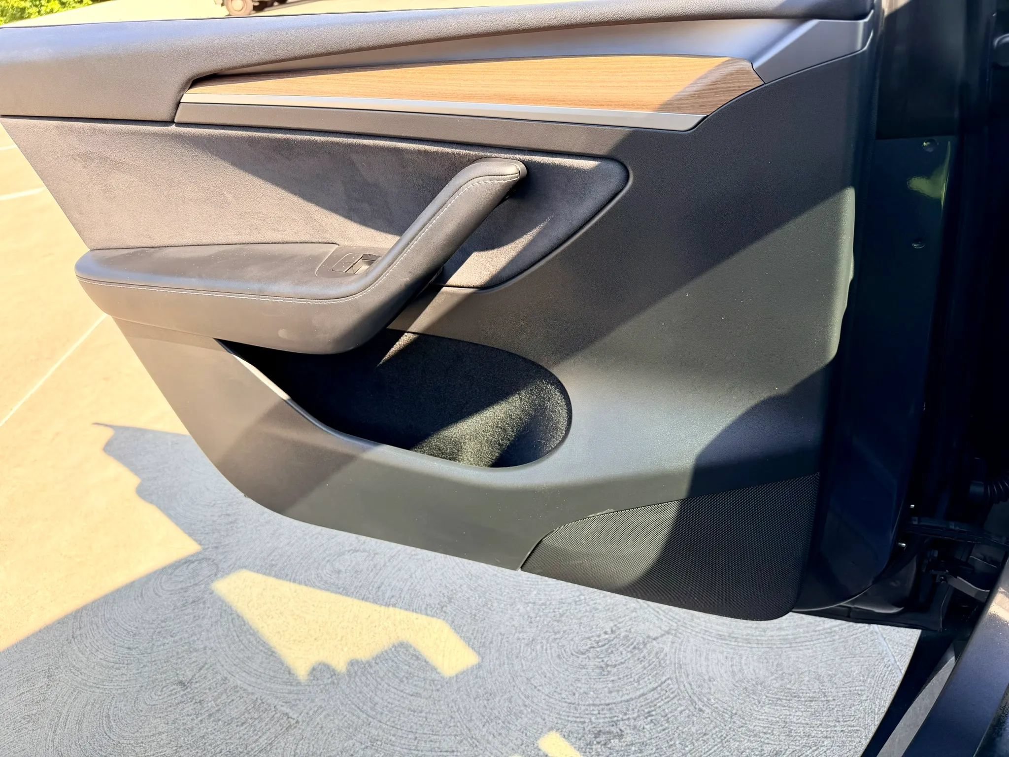 Used 2023 Tesla Model Y Long Range AWD/4WD image 23