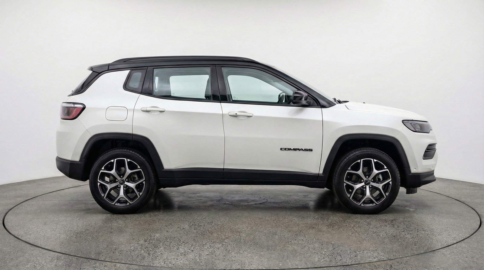 Used 2025 Jeep Compass Limited image 9