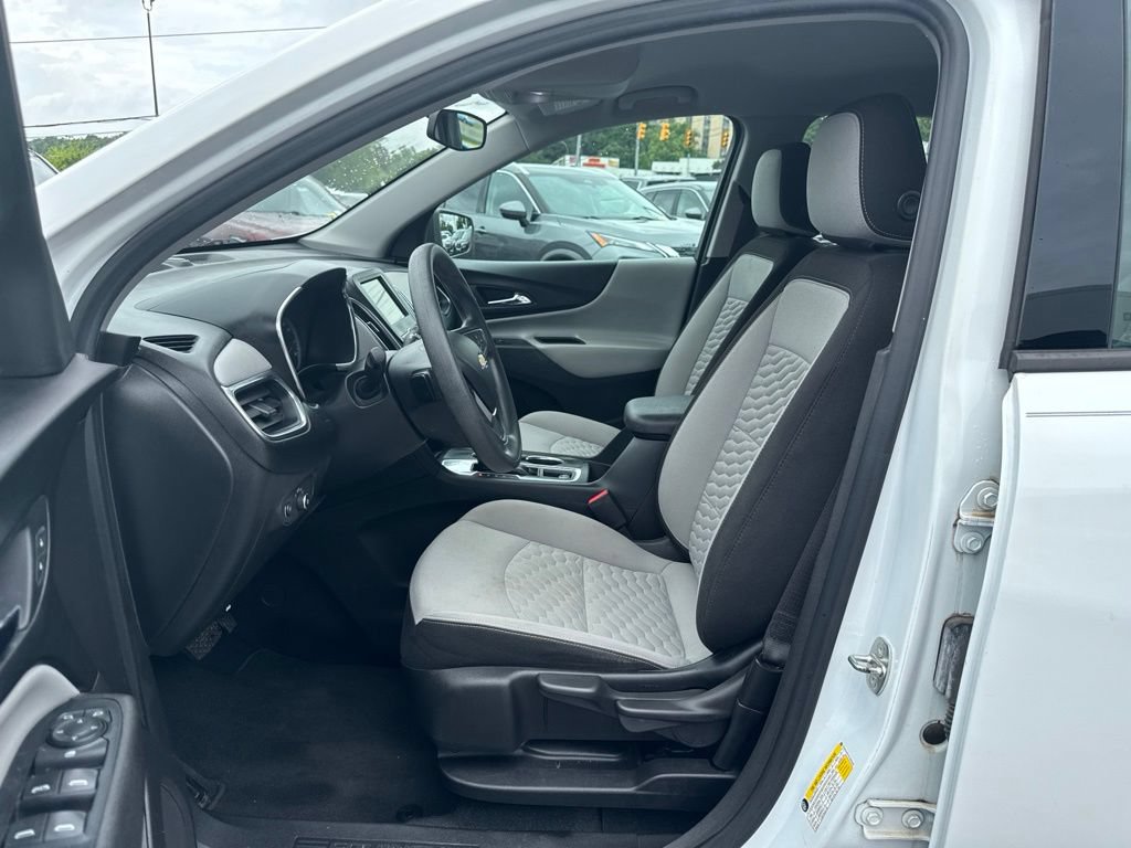 Used 2019 Chevrolet Equinox LS FWD image 14
