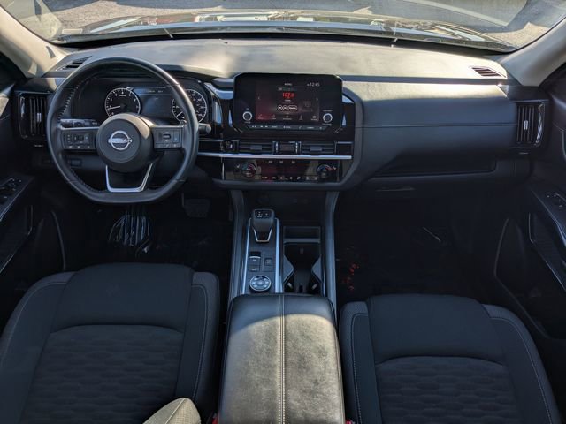 Used 2025 Nissan Pathfinder SV image 14