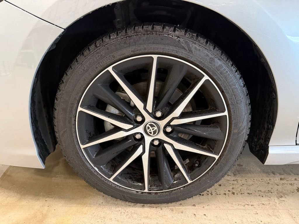 Used 2023 Toyota Camry SE image 10