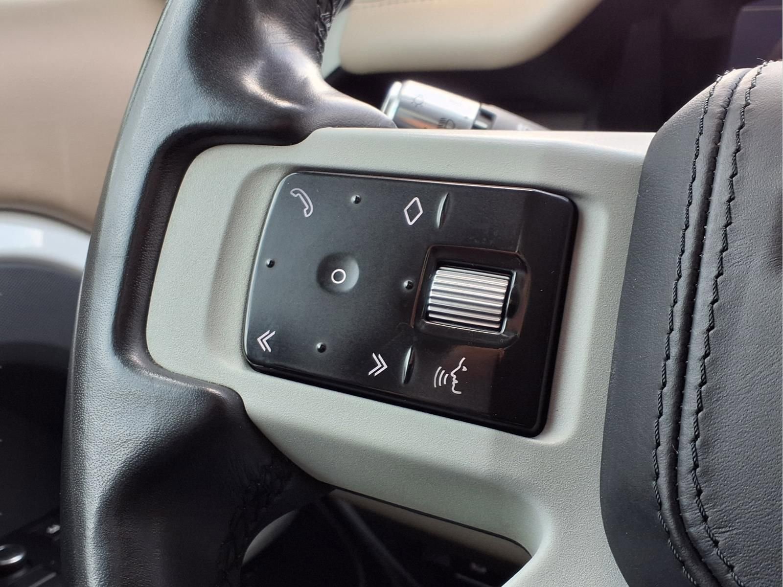 Used 2020 Land Rover Defender 110 HSE image 21