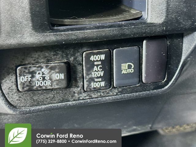 Used 2018 Toyota Tacoma TRD Off-Road AWD/4WD image 10