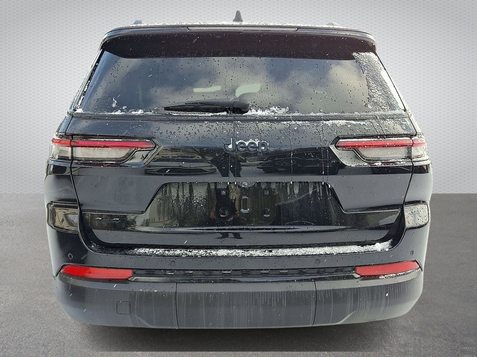 Certified 2024 Jeep Grand Cherokee L Laredo image 5