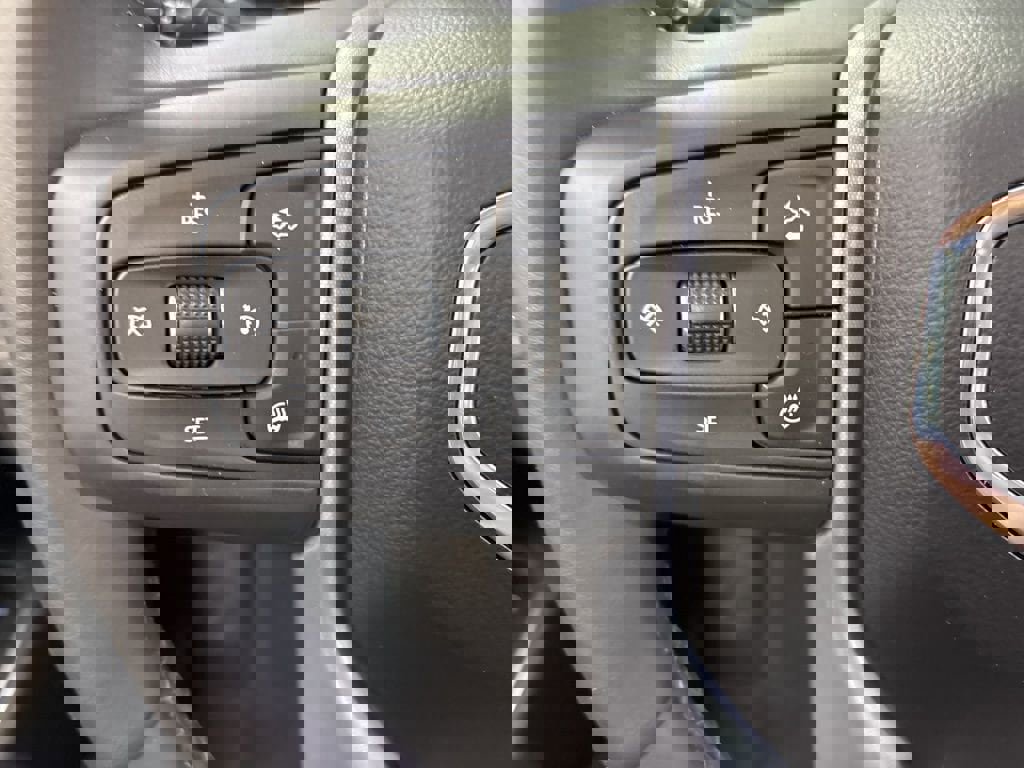 Used 2025 GMC Sierra 2500 SLT w/ SLT Premium Package image 49