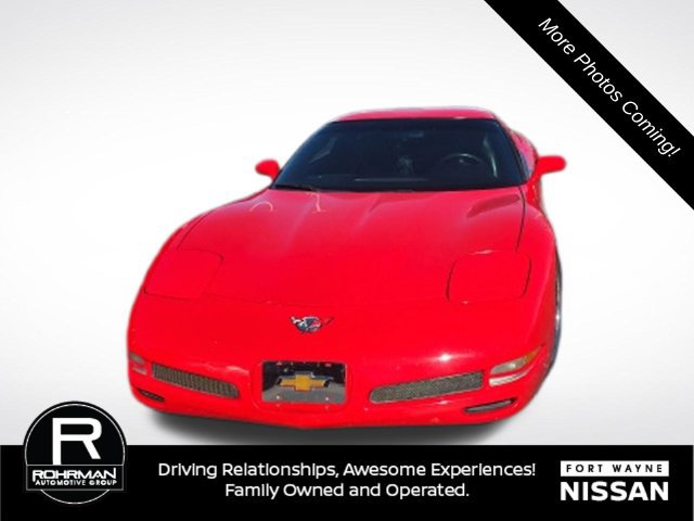 Used 2004 Chevrolet Corvette Coupe RWD image 2