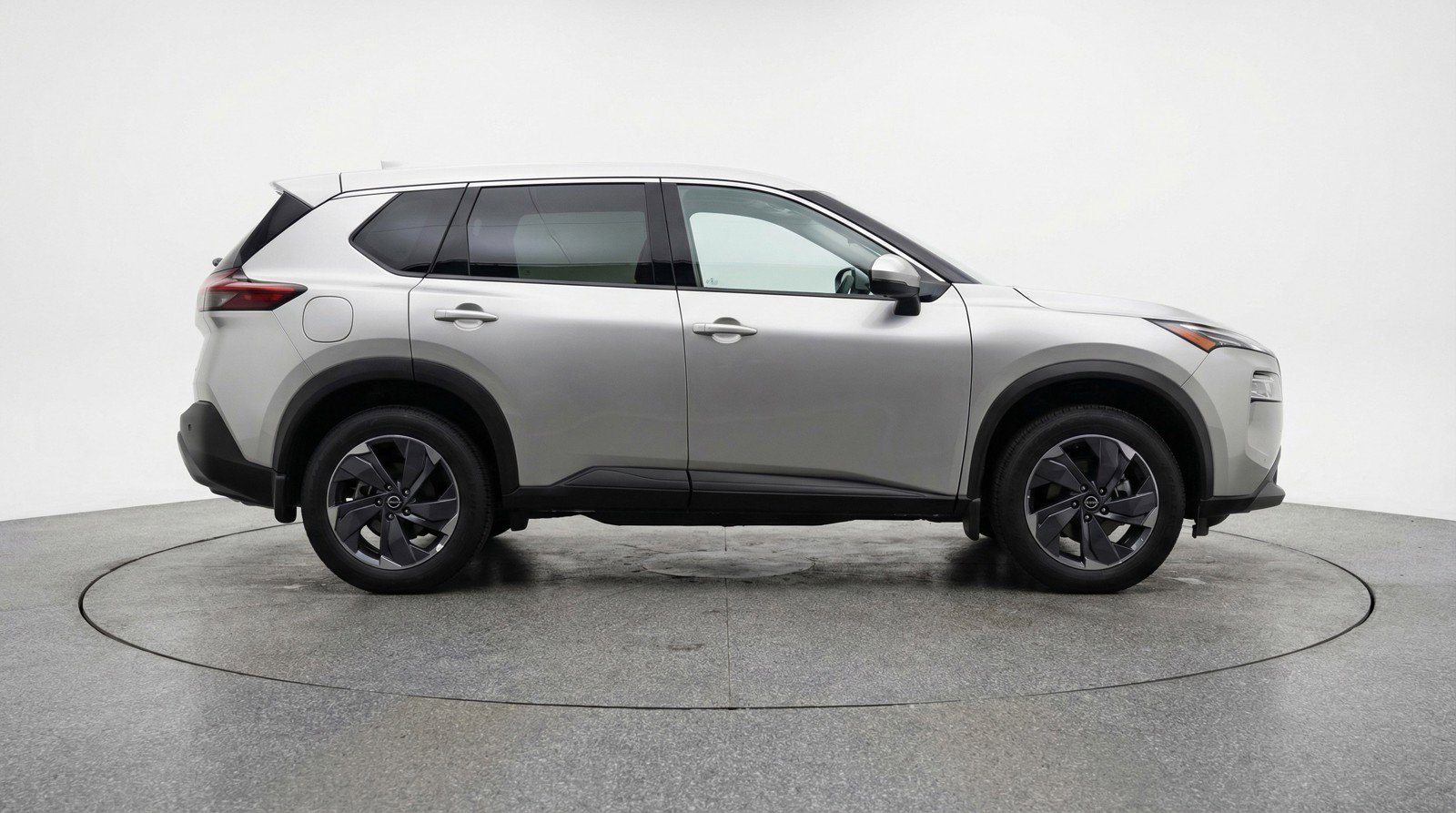 Used 2025 Nissan Rogue SV FWD image 11