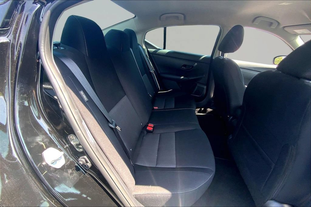 Used 2025 Nissan Sentra SV FWD image 17