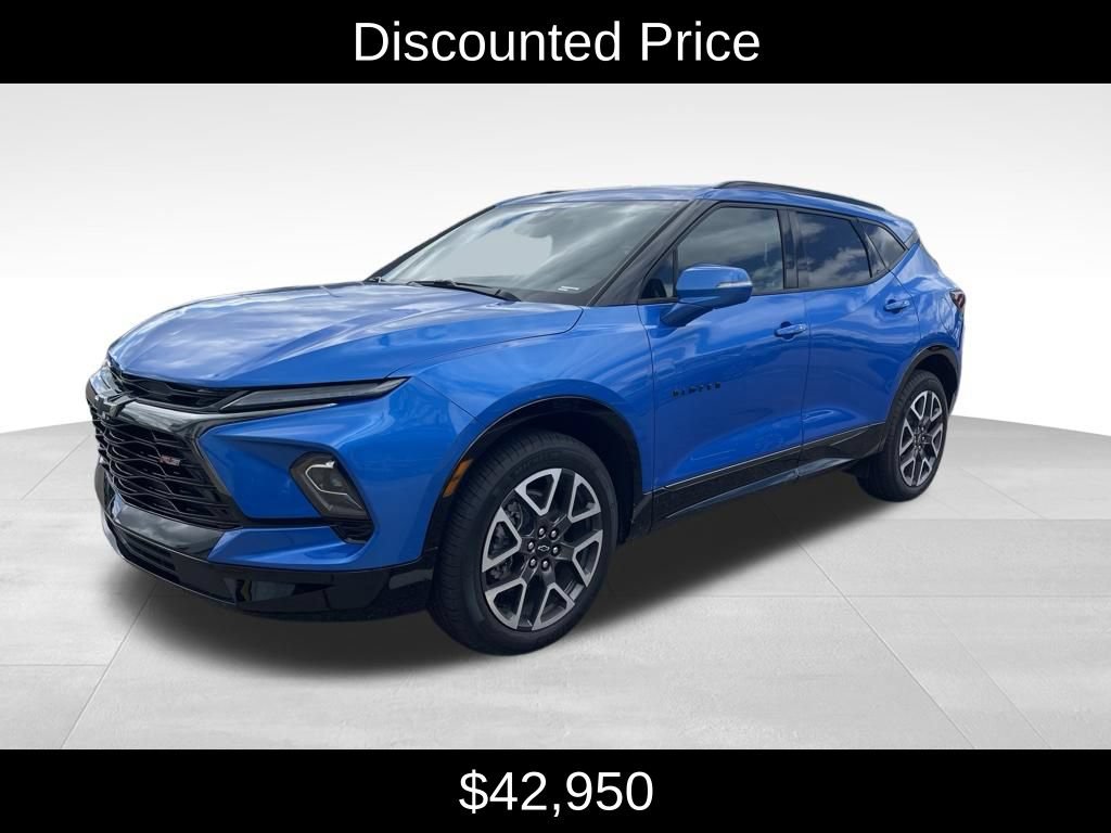Used 2025 Chevrolet Blazer RS w/ Driver Confidence II Package AWD/4WD image 3
