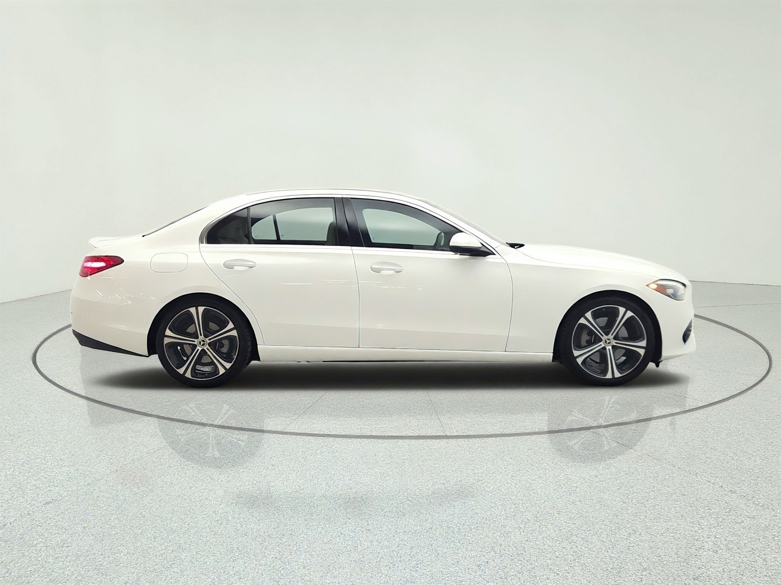 Used 2022 Mercedes-Benz C 300 Sedan image 4