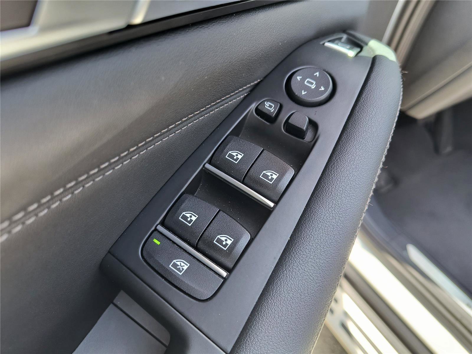 Used 2024 BMW X5 sDrive40i image 18