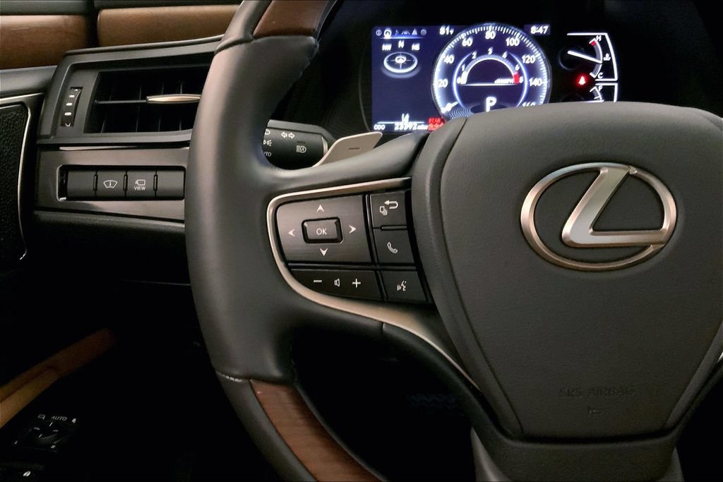 Used 2025 Lexus ES 350 Ultra Luxury w/ Accessory Package (Z2) FWD image 18