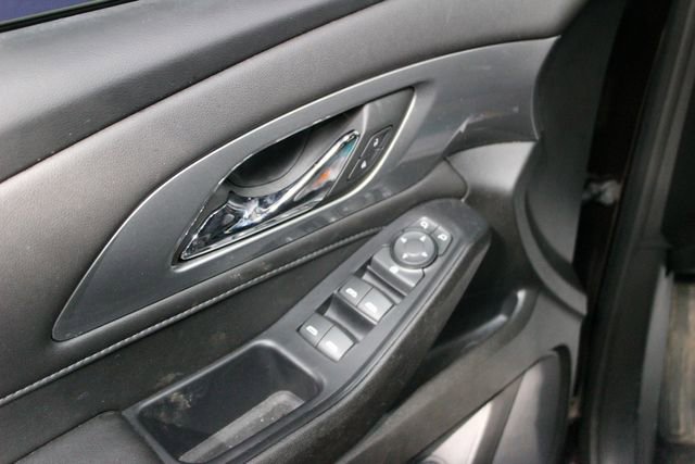 Used 2022 Chevrolet Traverse LT FWD image 15