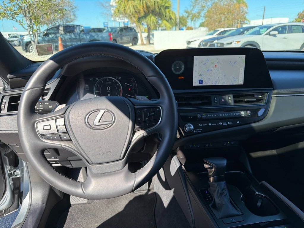 Used 2024 Lexus ES 350 w/ Premium Package image 32