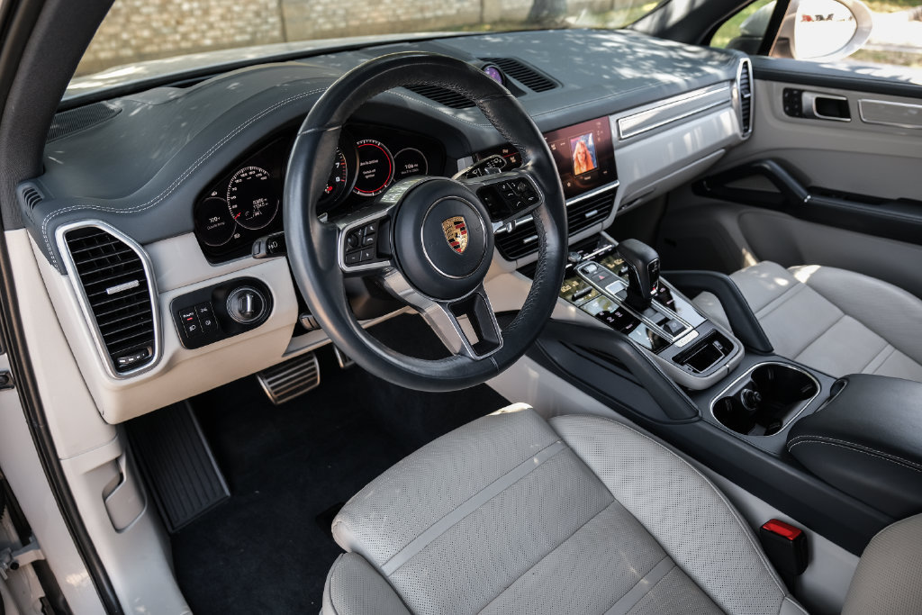 Used 2023 Porsche Cayenne S Platinum AWD/4WD image 26