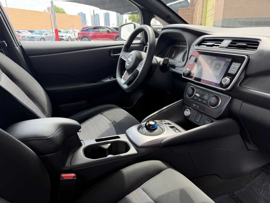 Used 2025 Nissan Leaf S FWD image 37