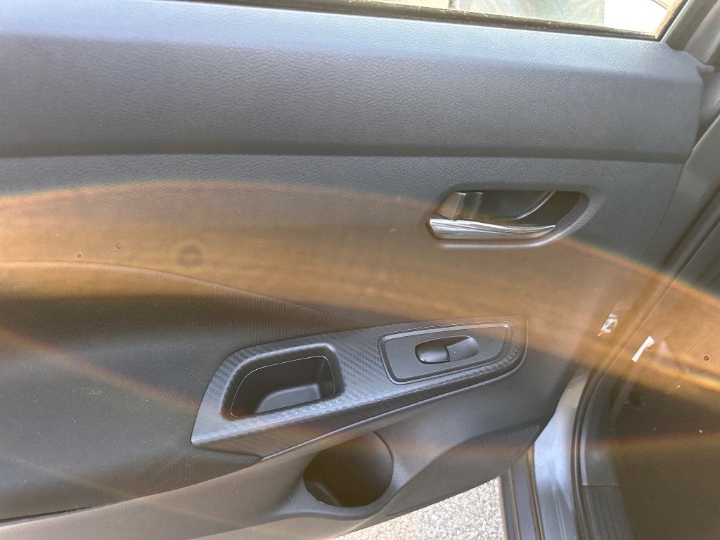 Used 2022 Nissan Versa SV FWD image 16