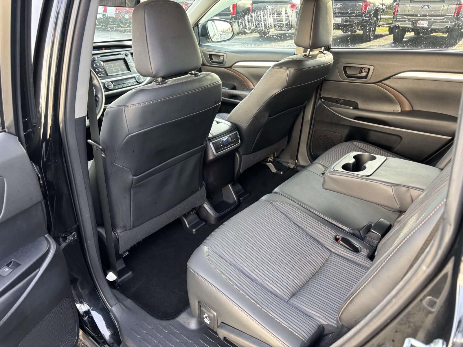 Used 2014 Toyota Highlander Plus image 28