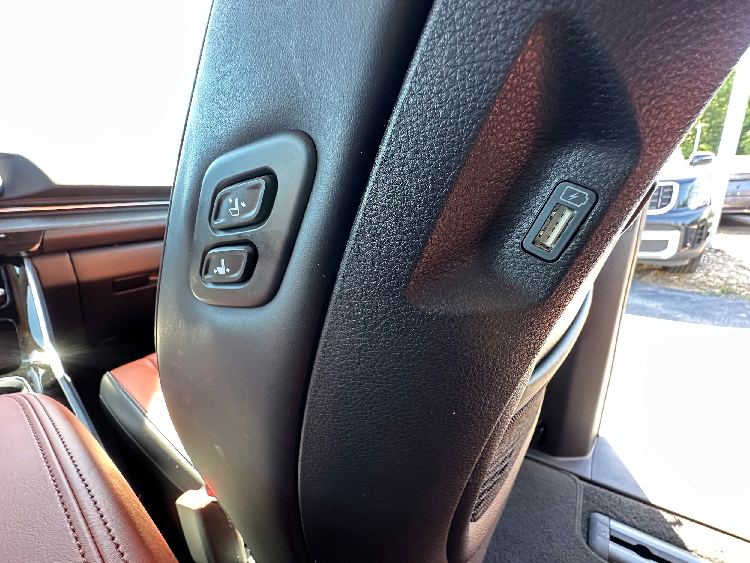 Used 2024 Kia Carnival SX FWD image 17