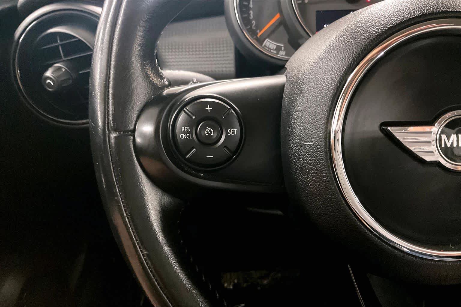 Used 2017 MINI Cooper 2-Door Hardtop FWD image 22