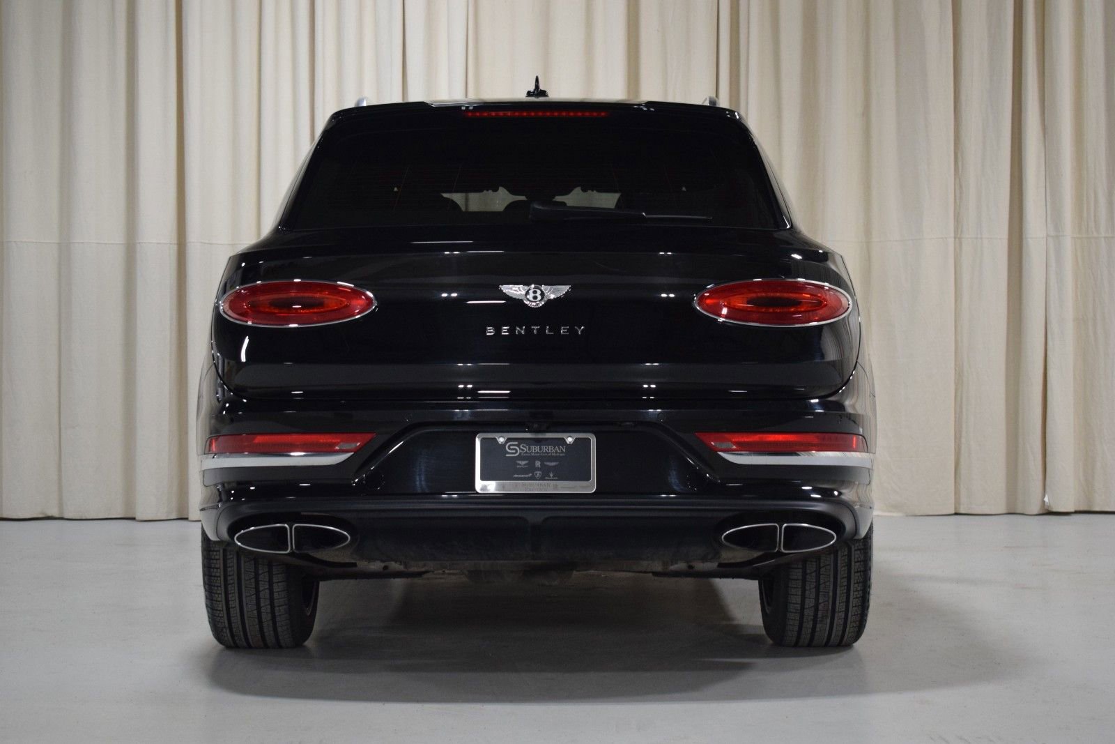Certified 2024 Bentley Bentayga AWD/4WD image 13