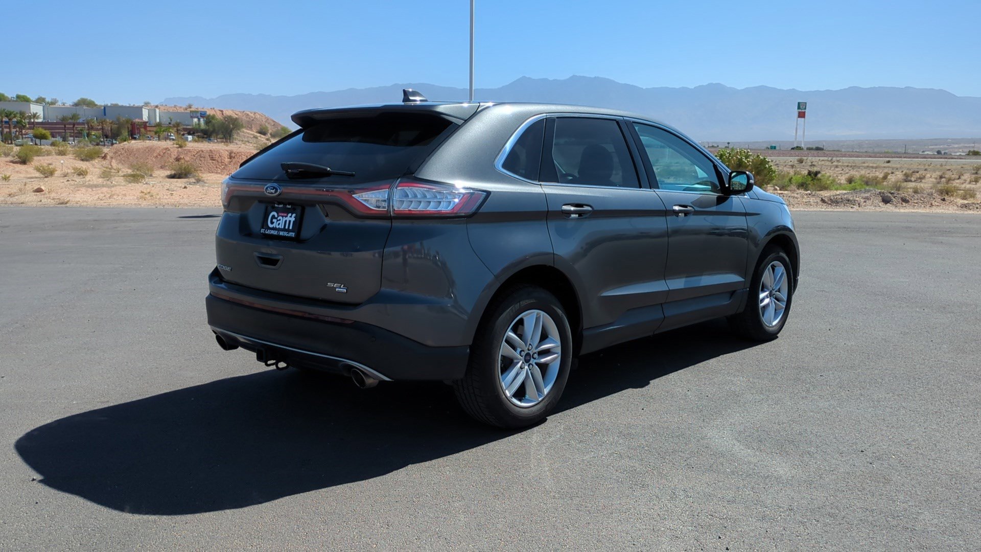Used 2017 Ford Edge SEL w/ Equipment Group 201A image 3