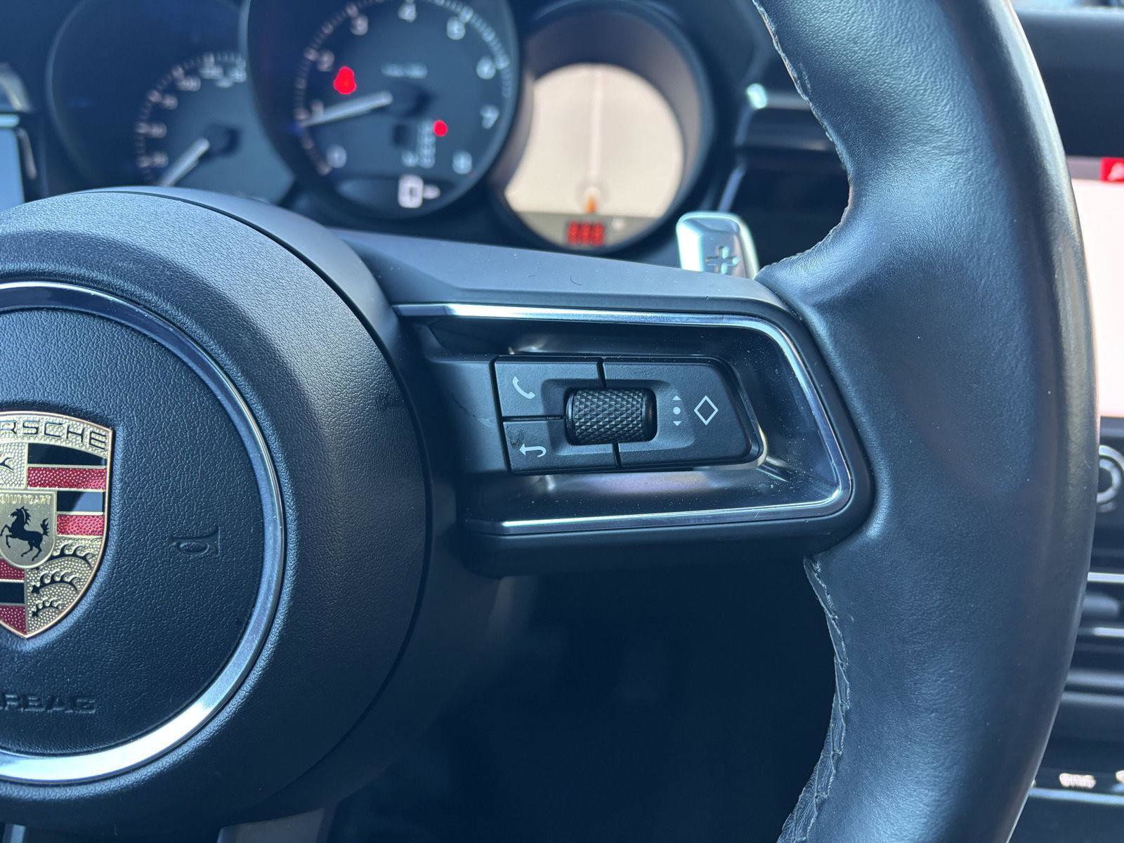 Used 2022 Porsche Macan Base w/ Premium Package Plus image 37