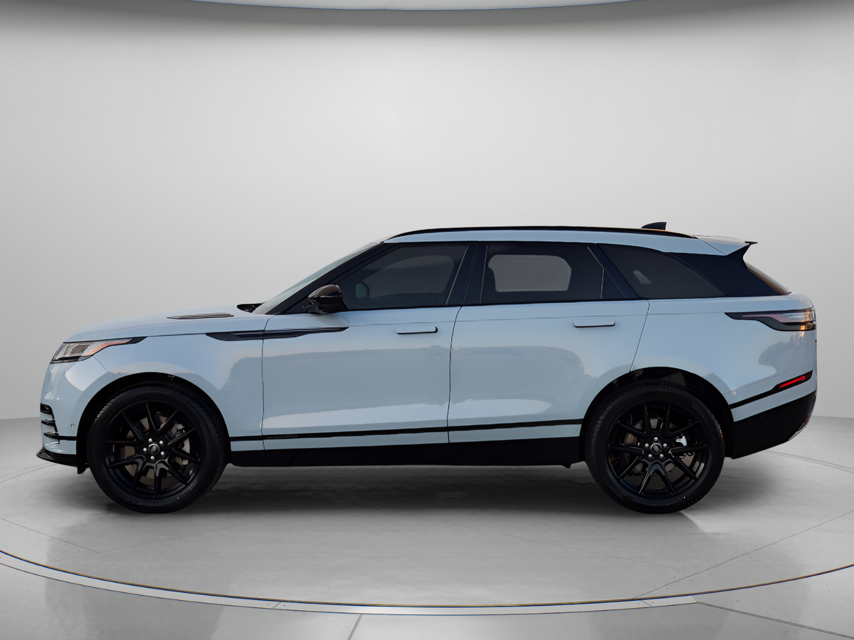 New 2026 Land Rover Range Rover Velar Belgravia AWD/4WD image 2