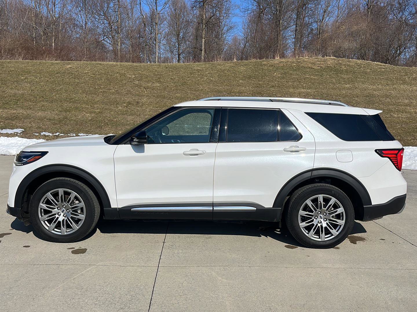 Used 2025 Ford Explorer Platinum image 8
