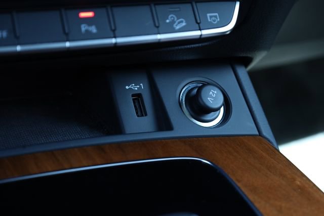 Used 2023 Audi Q5 2.0T Premium w/ Convenience Package image 21