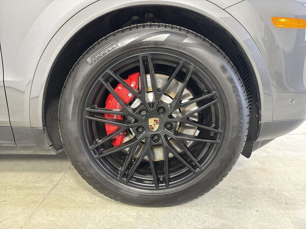 New 2026 Porsche Cayenne S image 15