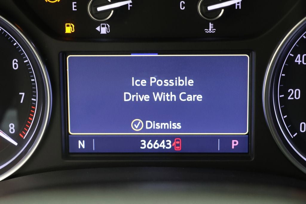 Used 2023 Buick Enclave Essence AWD/4WD image 18