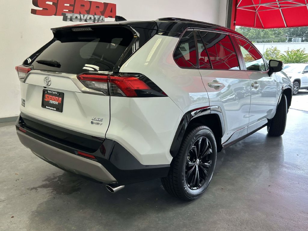 Used 2025 Toyota RAV4 XSE AWD/4WD image 3