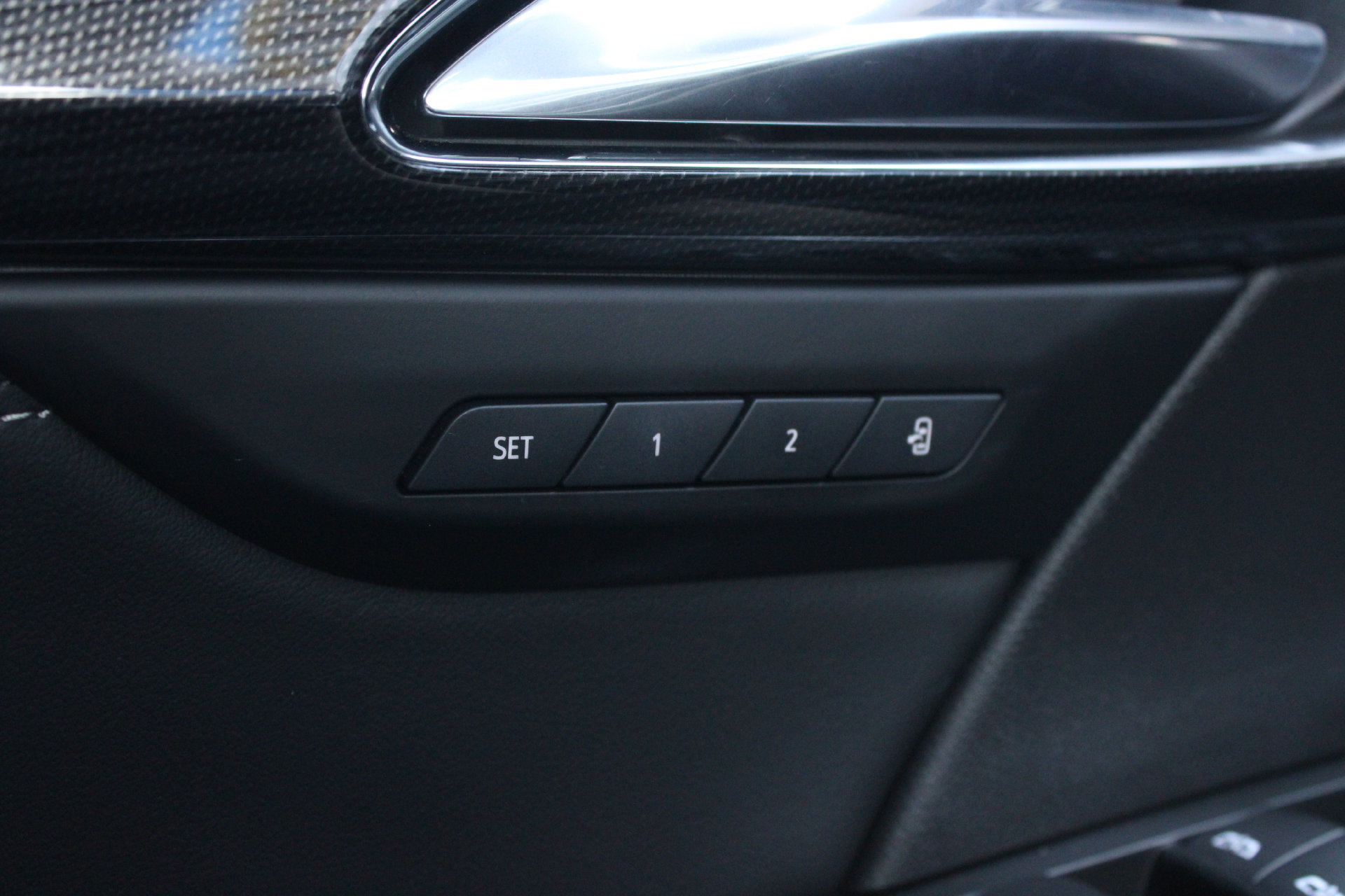 Used 2022 Buick Envision Essence w/ Sport Touring Package FWD image 24