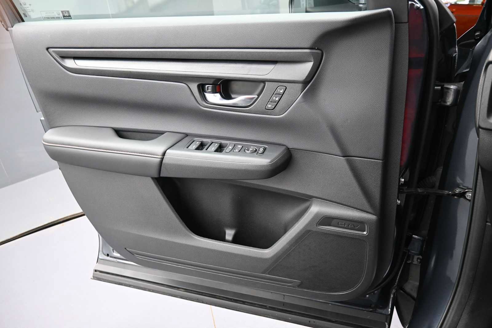 Used 2025 Honda CR-V Sport-L image 11
