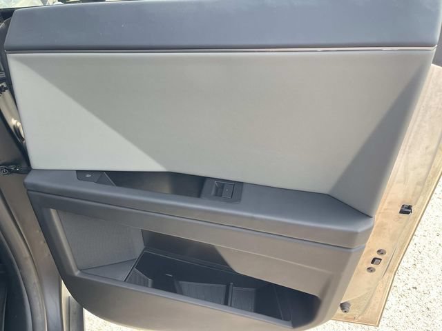 Used 2024 Tesla Cybertruck AWD Crew Cab image 21