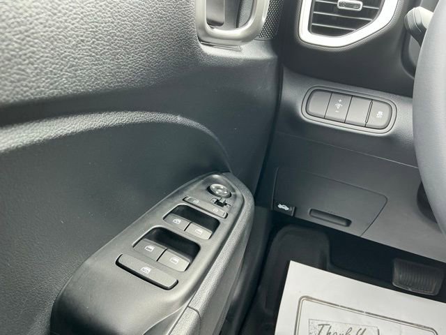 Used 2026 Hyundai Venue SEL FWD image 23