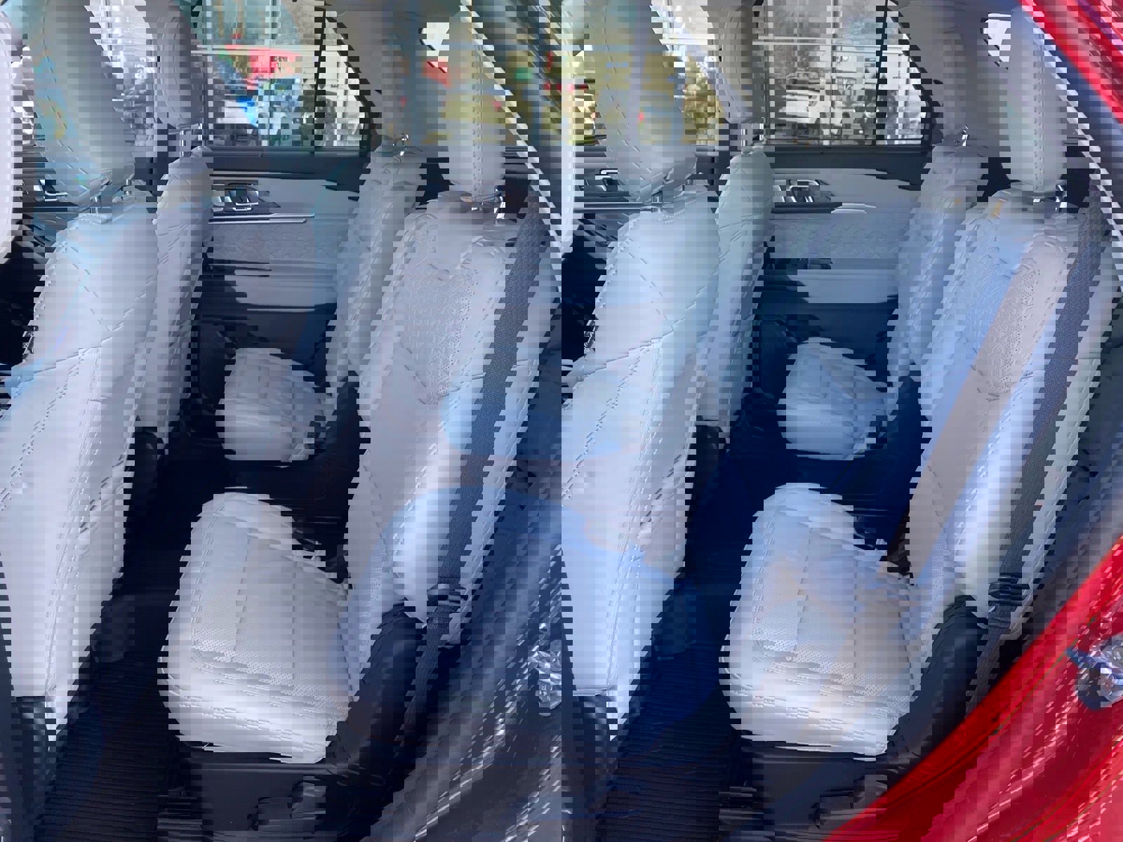 Used 2025 Ford Explorer Platinum w/ LUX Leather Package image 24