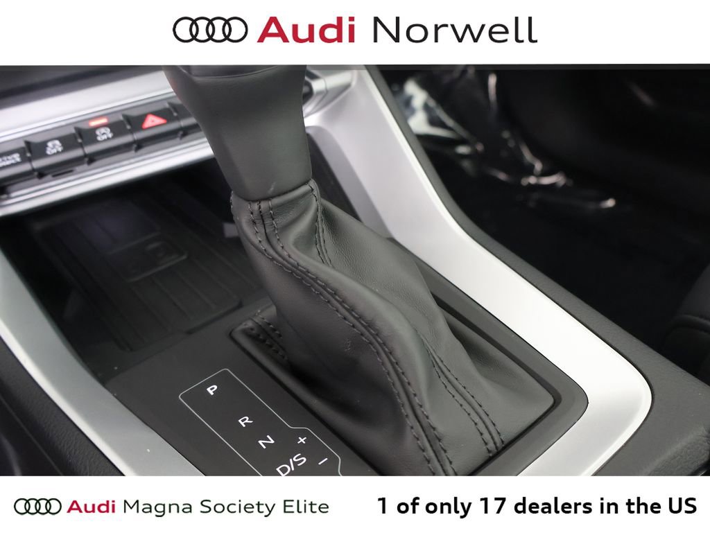 Used 2025 Audi Q3 2.0T Premium w/ Convenience Package image 4